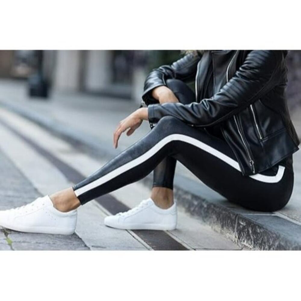 SPANX Faux Leather Stripe Legging in Very Black/White M